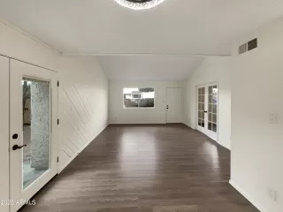 Photo #3: 6836606 Listing 