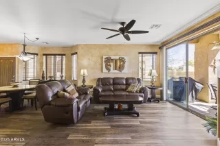 Photo #4: 6836801 Listing