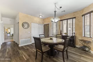 Photo #5: 6836801 Listing