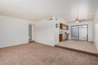 Photo #5: 6836966 Listing 