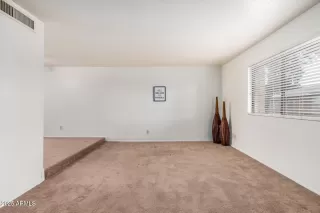 Photo #6: 6836966 Listing 