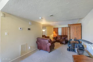 Photo #6: 6837011 Listing 