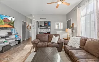 Photo #5: 6837013 Listing