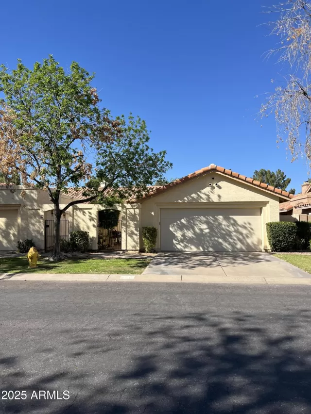 MLS: 6837338 Condo For Sale