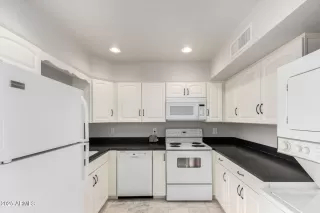 Photo #4: 6837345 Listing 