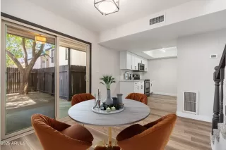 Photo #6: 6837369 Listing 