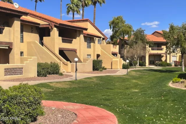 MLS: 6837375 Condo For Sale