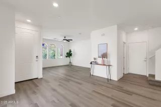 Photo #3: 6837381 Listing