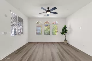 Photo #4: 6837381 Listing