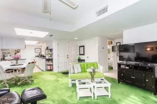 Photo #4: 6837617 Listing