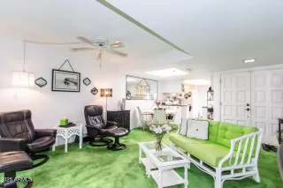 Photo #5: 6837617 Listing