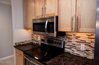 Photo #6: 6837706 Listing