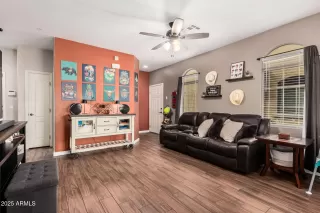 Photo #2: 6837910 Listing 