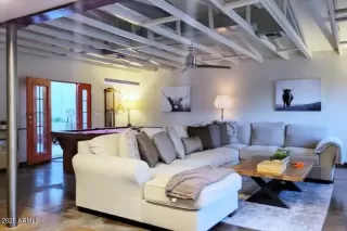 Photo #4: 6837955 Listing