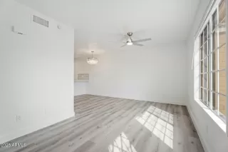 Photo #3: 6838127 Listing