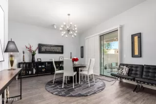 Photo #6: 6838132 Listing 