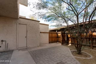 More Details about MLS # 6838518 : 2221 W FARMDALE AVENUE#7