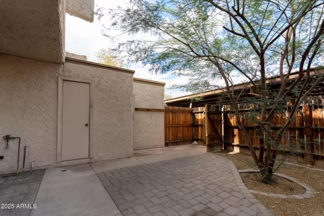 MLS: 6838518 Condo For Sale