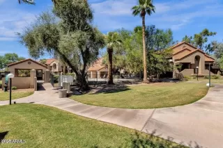 Photo #2: 6838683 Listing