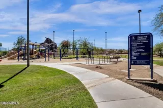 Photo #5: 6838683 Listing