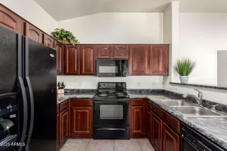 Photo #5: 6838742 Listing