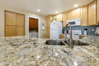 Photo #4: 6838762 Listing 