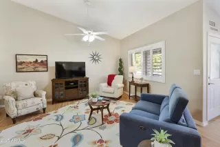 Photo #5: 6838762 Listing 