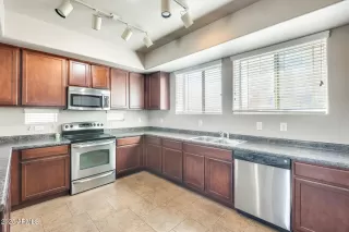 Photo #5: 6838785 Listing 