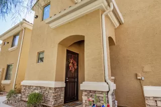 Photo #3: 6838942 Listing