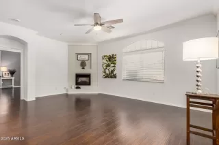 Photo #5: 6838942 Listing