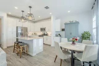 Photo #4: 6839065 Listing 