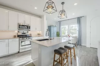 Photo #5: 6839065 Listing 