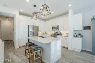 Photo #6: 6839065 Listing 