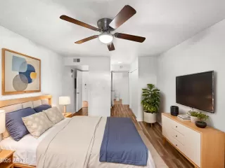 Photo #3: 6839132 Listing