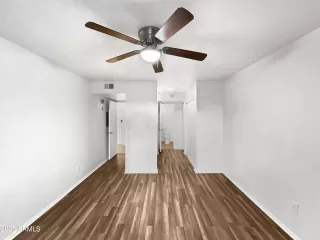 Photo #4: 6839132 Listing