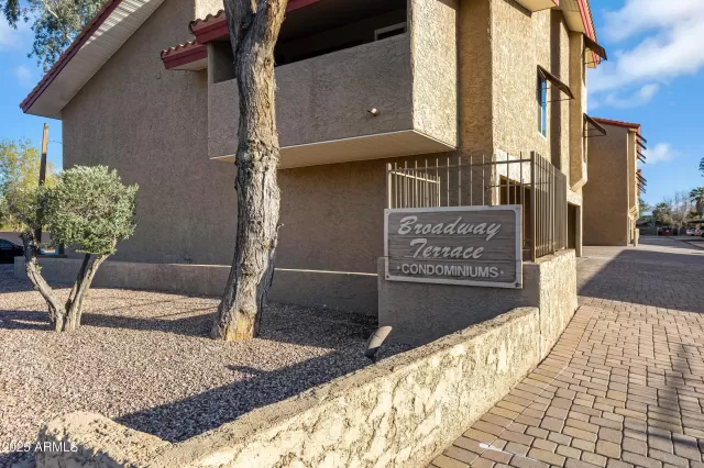 MLS: 6839188 Condo For Sale