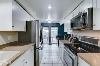 Photo #5: 6839191 Listing