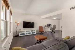 Photo #3: 6839227 Listing 