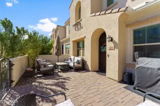 Photo #2: 6839281 Listing 