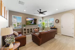 Photo #4: 6839281 Listing 