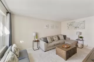 Photo #5: 6839406 Listing 