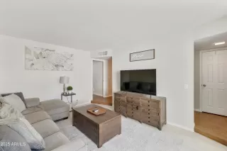 Photo #6: 6839406 Listing 