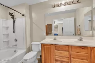 Photo #2: 6839700 Listing