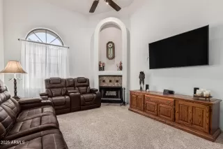 Photo #1: 6839757 Listing 