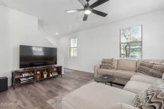 Photo #6: 6839952 Listing