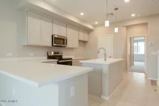 Photo #1: 6840190 Listing