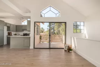 Photo #6: 6840244 Listing 