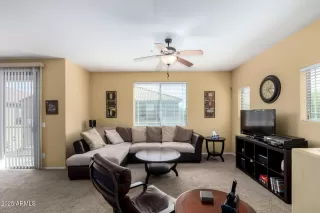 Photo #4: 6840271 Listing