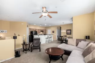 Photo #5: 6840271 Listing