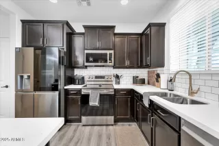 Photo #1: 6840531 Listing 